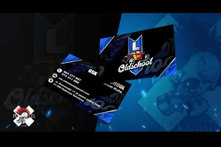 Dwie wizytówki z niebiesko-czarnym motywem gier Oldschool są pochylone na niebieskim tle z niewyraźną kreskówkową czaszką. Wizytówki wyświetlają dane kontaktowe i zawierają logo z tekstem "Oldschool", kontroler do gry i geometryczne akcenty.
